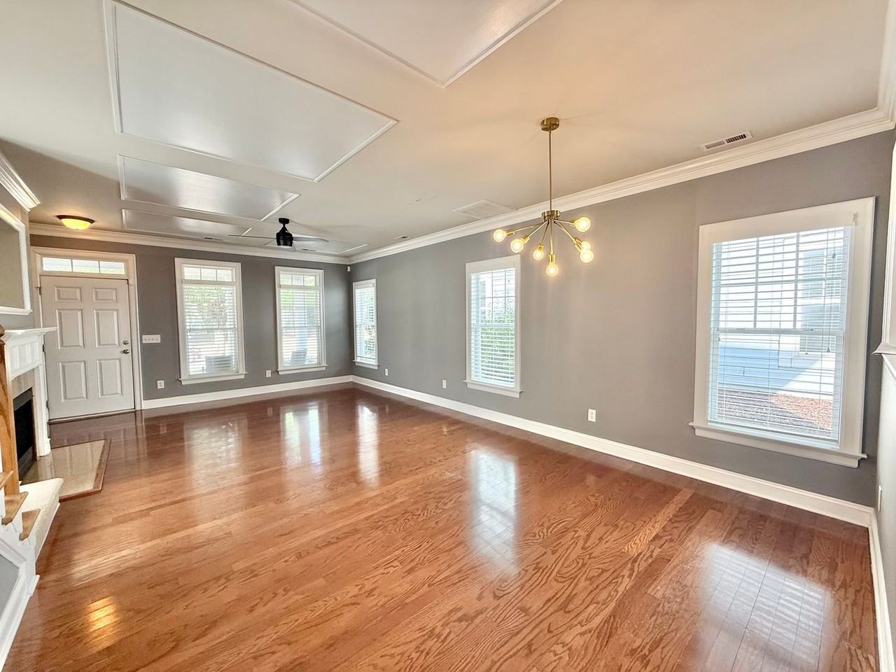 7758 Acc Blvd - Photo 3 of 18