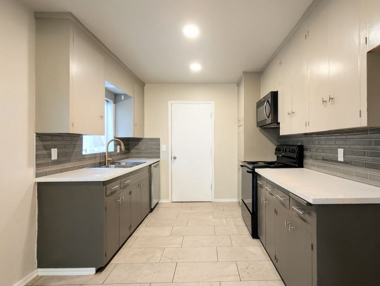 1416 Nw 103rd St - Photo 5 of 14