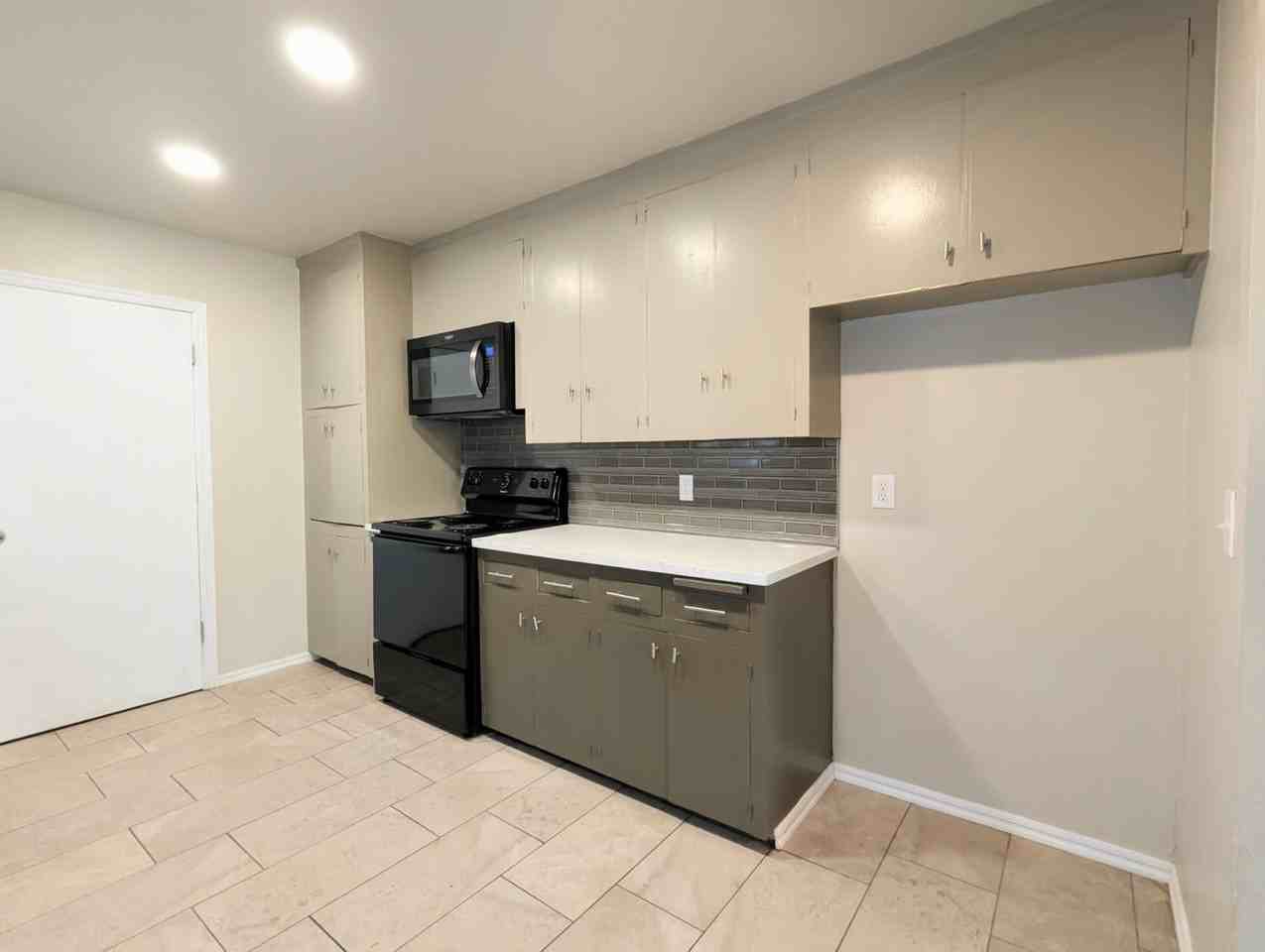 1416 Nw 103rd St - Photo 6 of 14