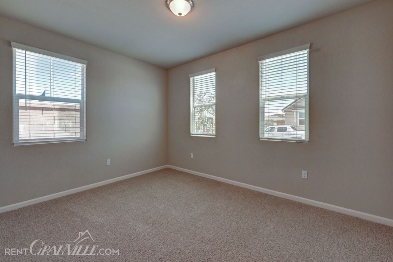 877 877 Halford Lane - Photo 4 of 34