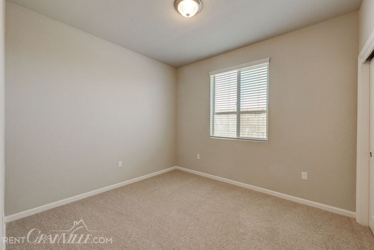 877 877 Halford Lane - Photo 6 of 34