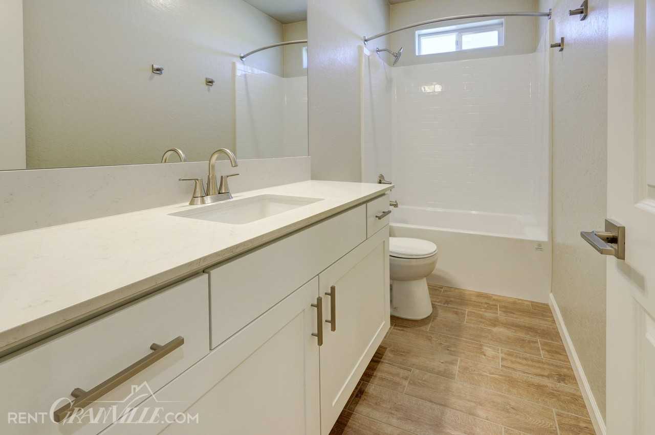 877 877 Halford Lane - Photo 7 of 34