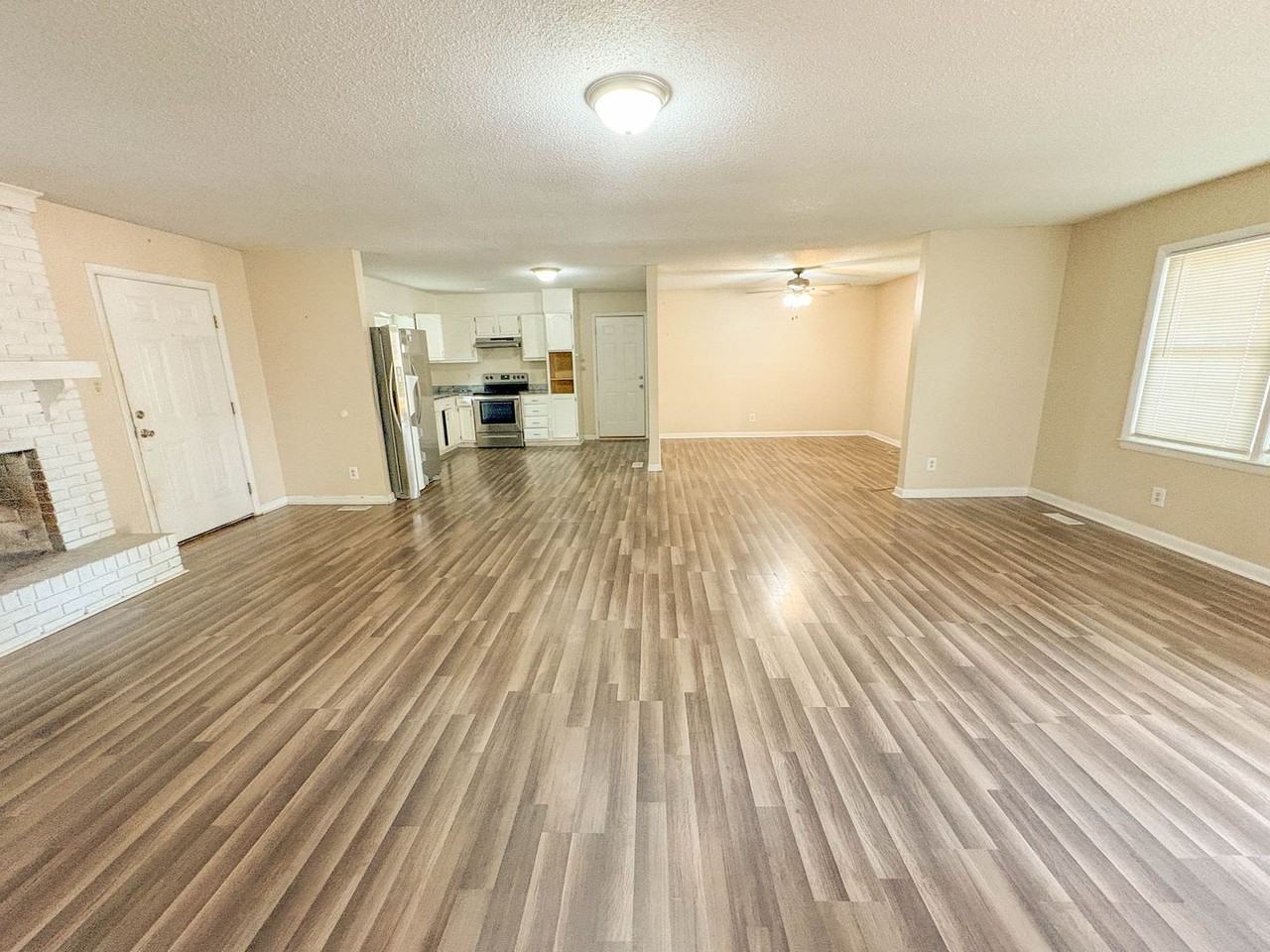 5998 Brookcliff Rd - Photo 3 of 16