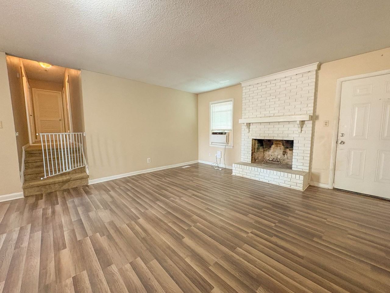 5998 Brookcliff Rd - Photo 4 of 16