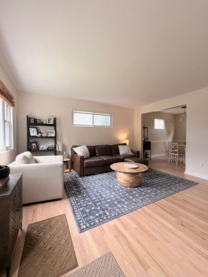 13520 Grenoble Dr - Photo 4 of 36