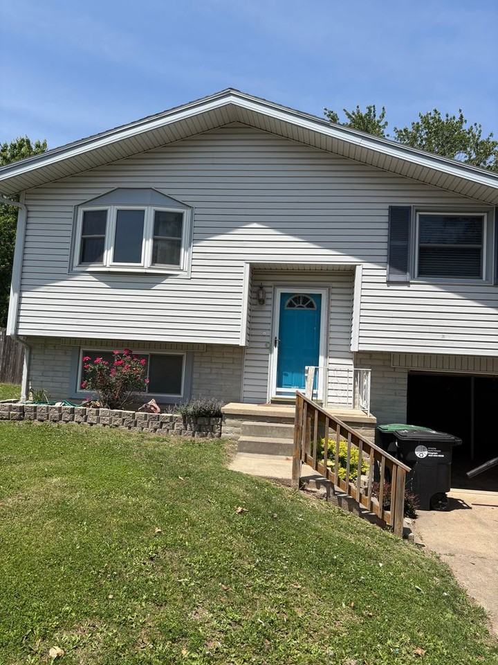 13718 Polk St - Photo 2 of 7