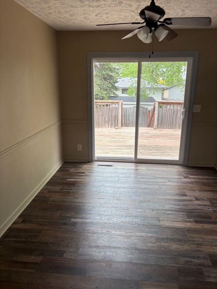 13718 Polk St - Photo 4 of 7