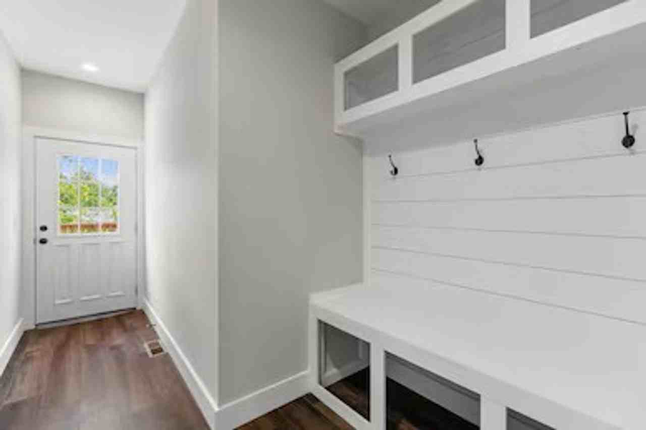 270 W Main St - Photo 5 of 15