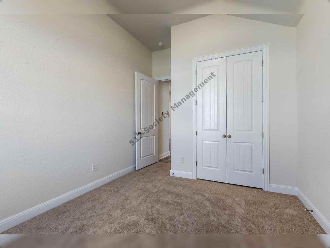 320 Coral Gate Trl - Photo 5 of 50