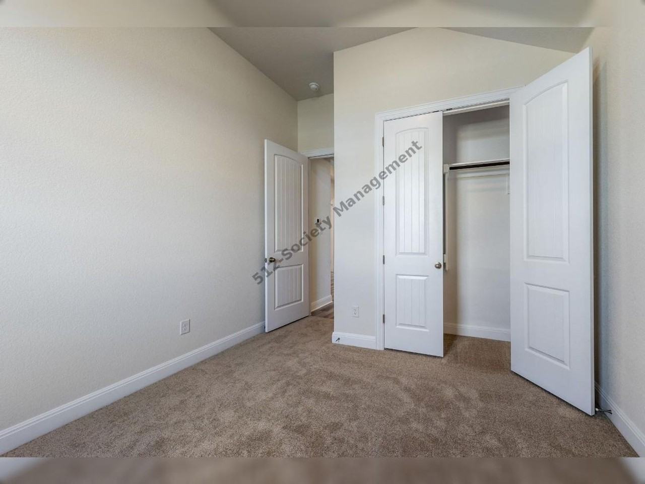 320 Coral Gate Trl - Photo 6 of 50