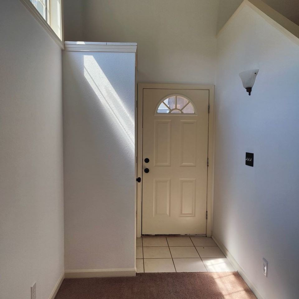 204 White River Dr - Photo 3 of 11