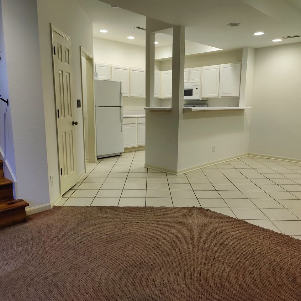 204 White River Dr - Photo 5 of 11