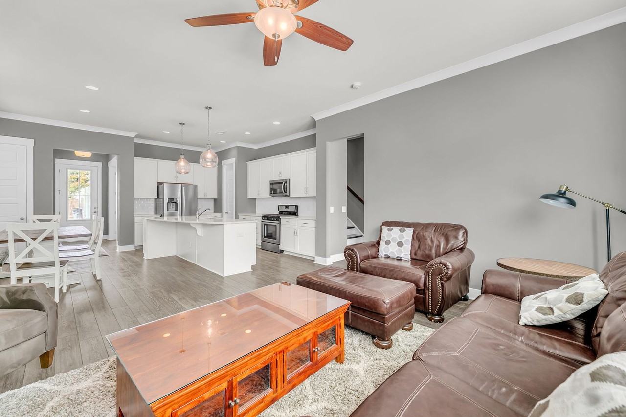 1658 Indy Dr - Photo 4 of 50