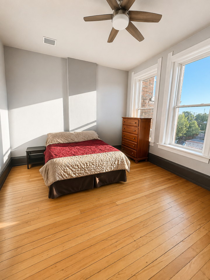 1023 16th Ave - Photo 5 of 6