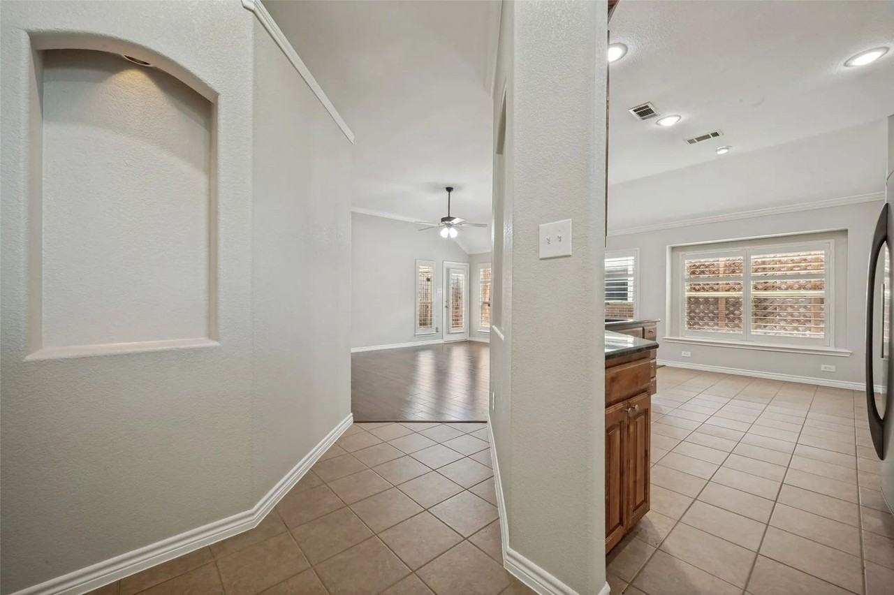 14900 Frisco Ranch Dr - Photo 2 of 27