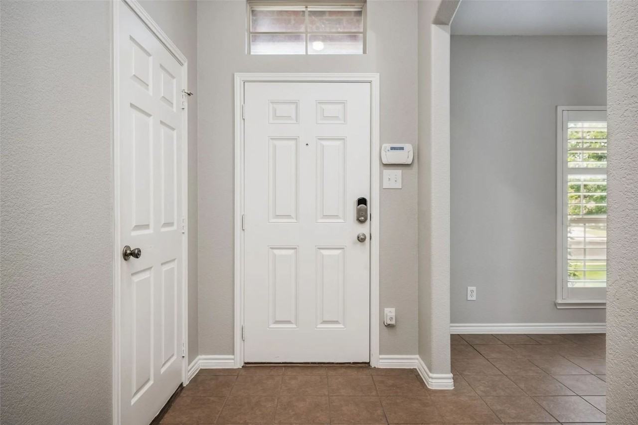 14900 Frisco Ranch Dr - Photo 4 of 27