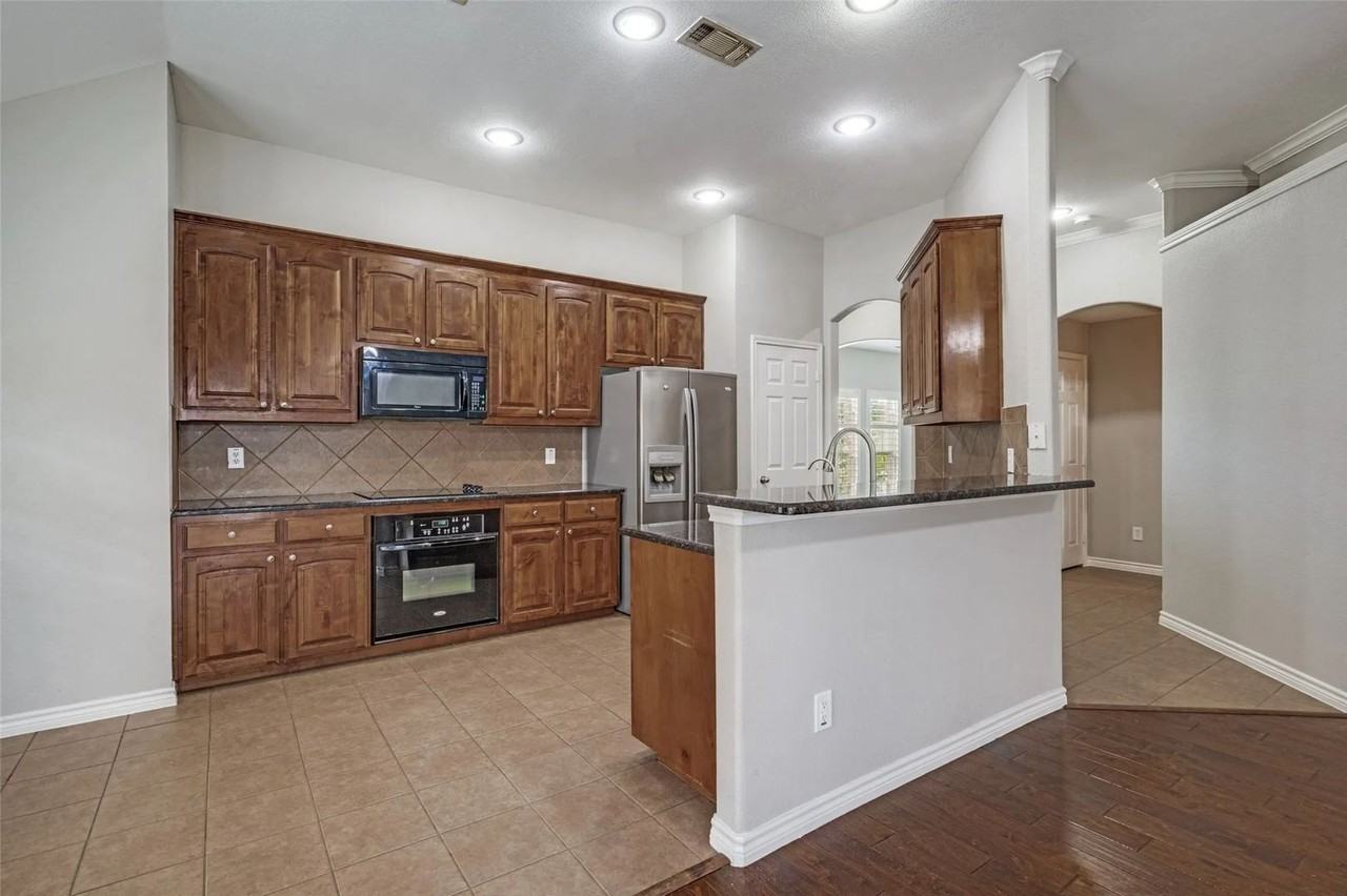 14900 Frisco Ranch Dr - Photo 5 of 27