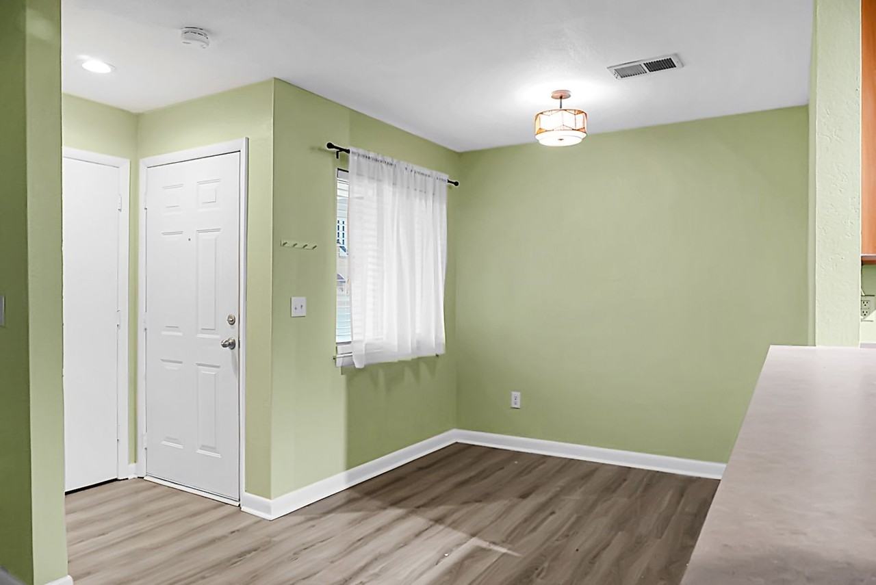 278 Alexandra Dr #2 - Photo 6 of 37
