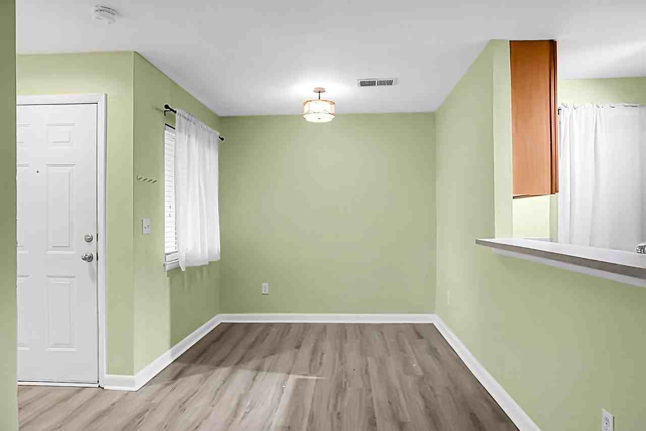 278 Alexandra Dr #2 - Photo 7 of 37