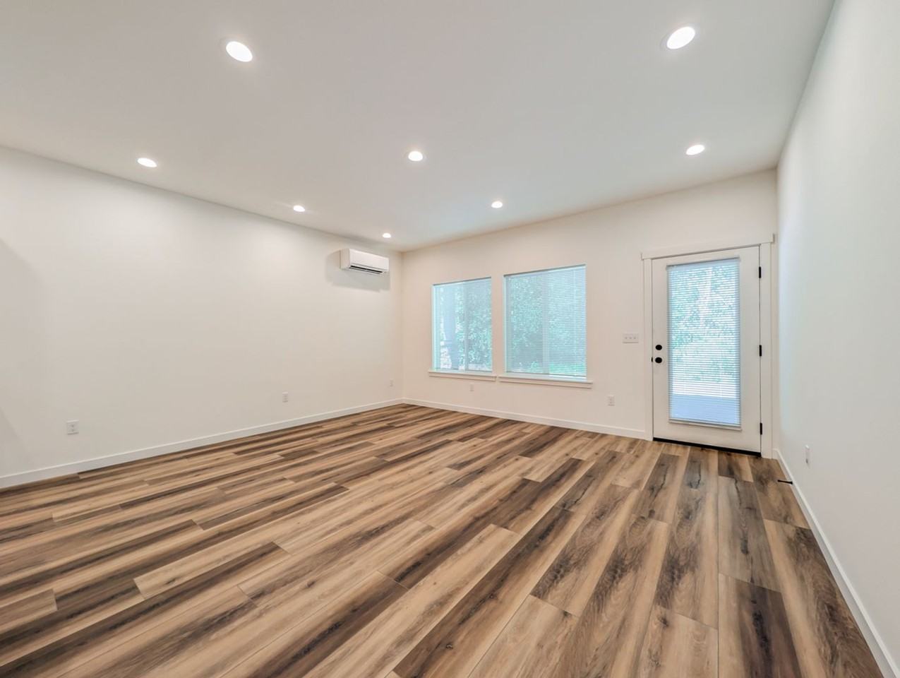 1525 114th St Ne - Photo 5 of 13