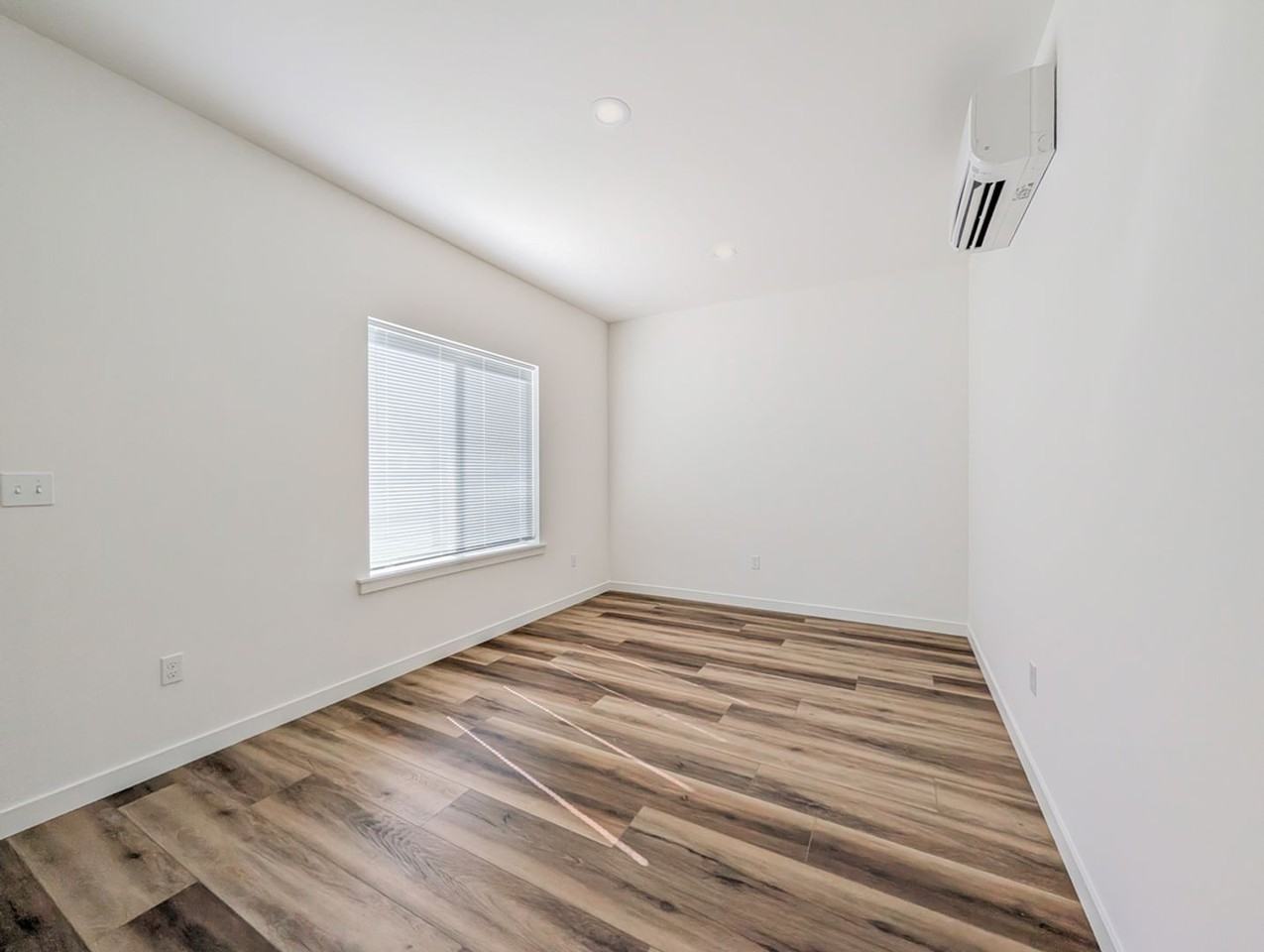 1525 114th St Ne - Photo 6 of 13
