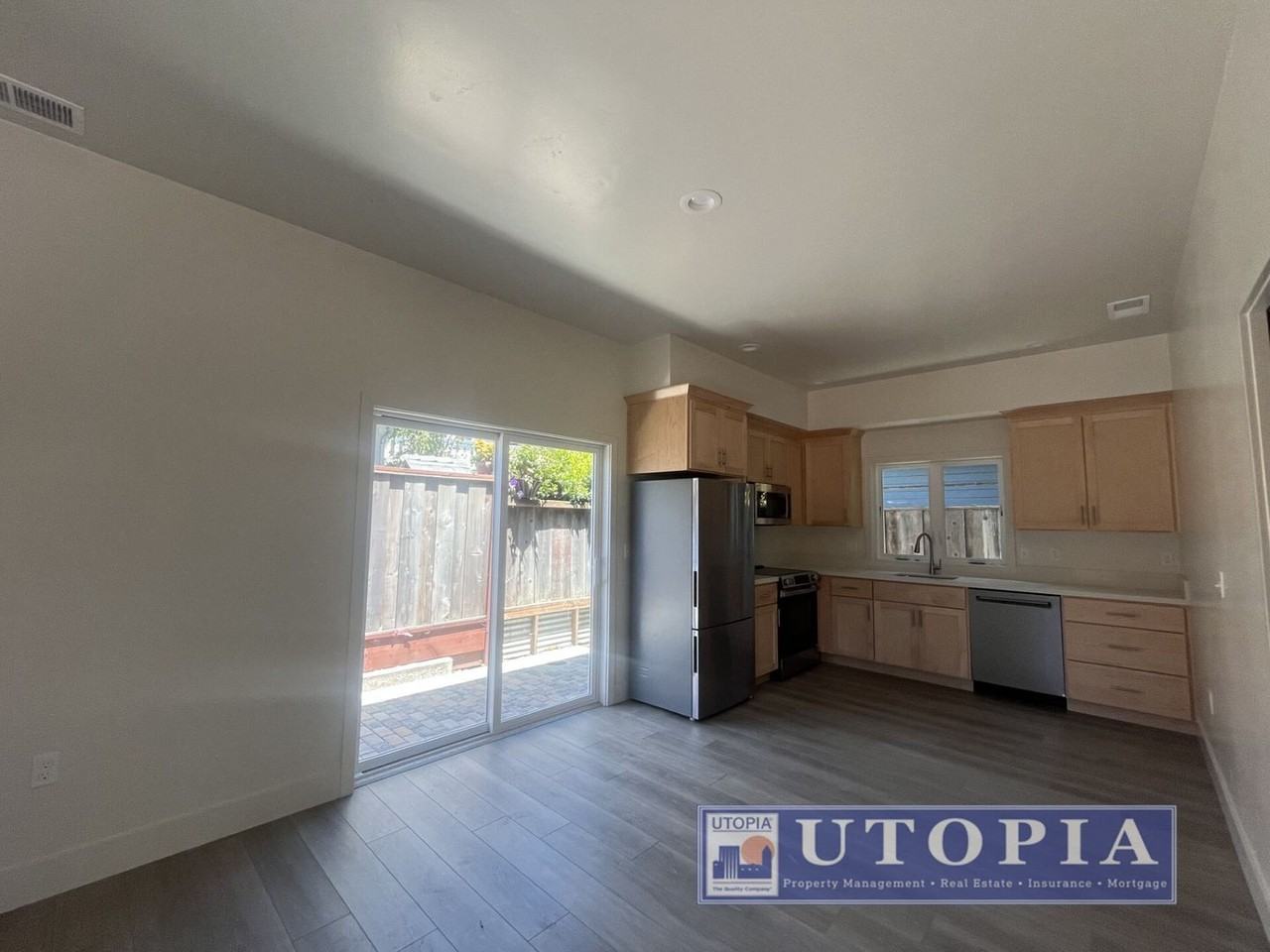 528 Dufour St - Photo 2 of 19