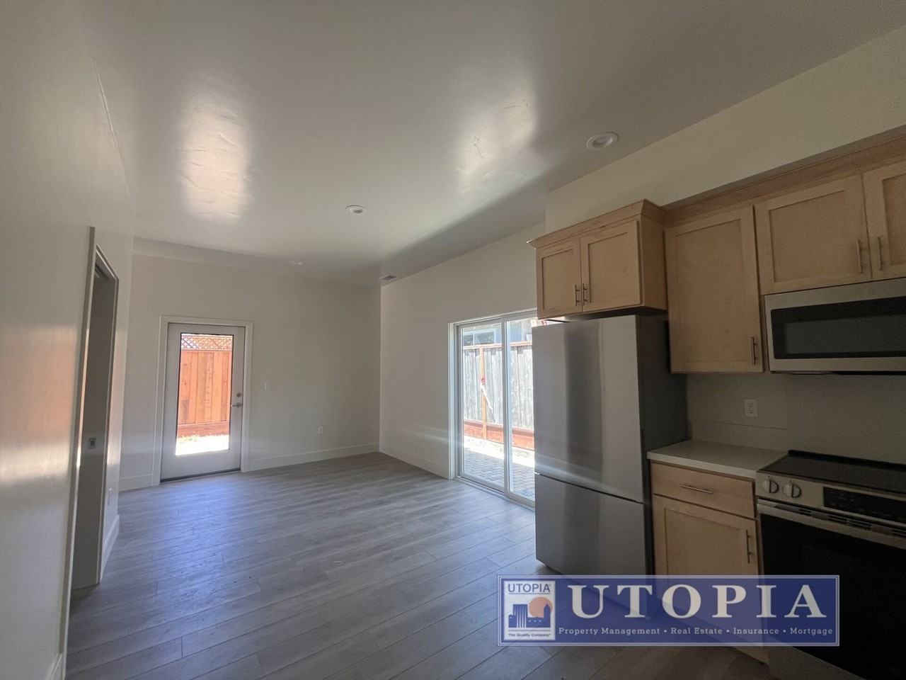 528 Dufour St - Photo 3 of 19