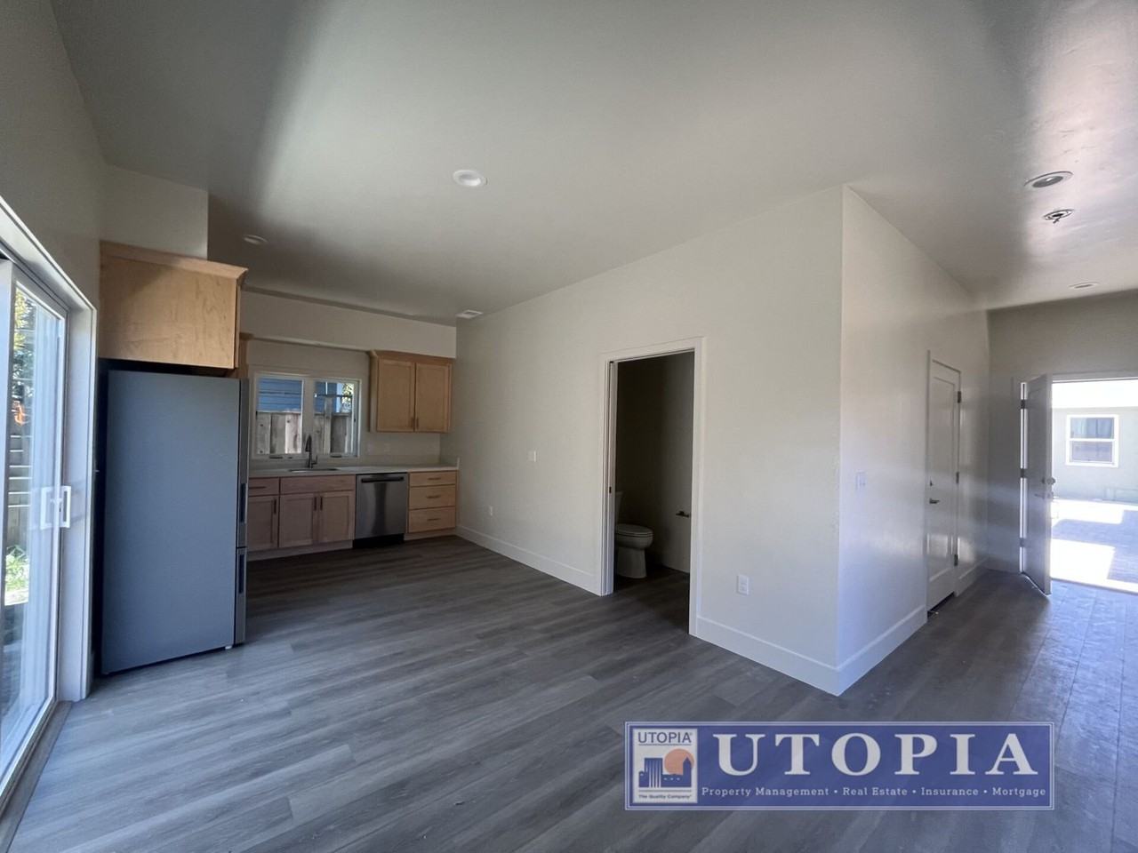 528 Dufour St - Photo 4 of 19