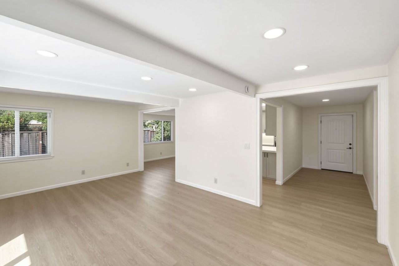 2563 Greer Rd - Photo 3 of 16