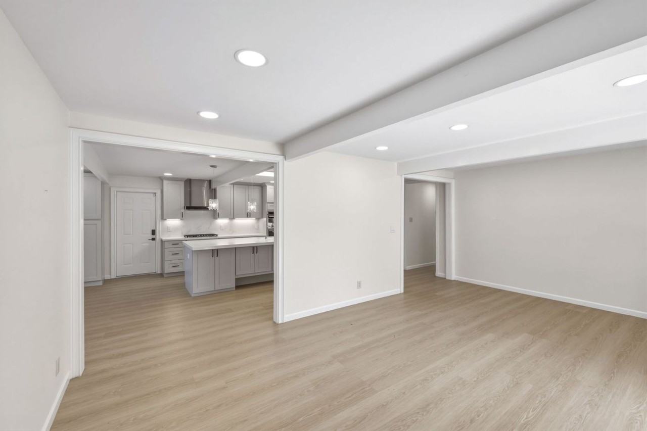 2563 Greer Rd - Photo 4 of 16