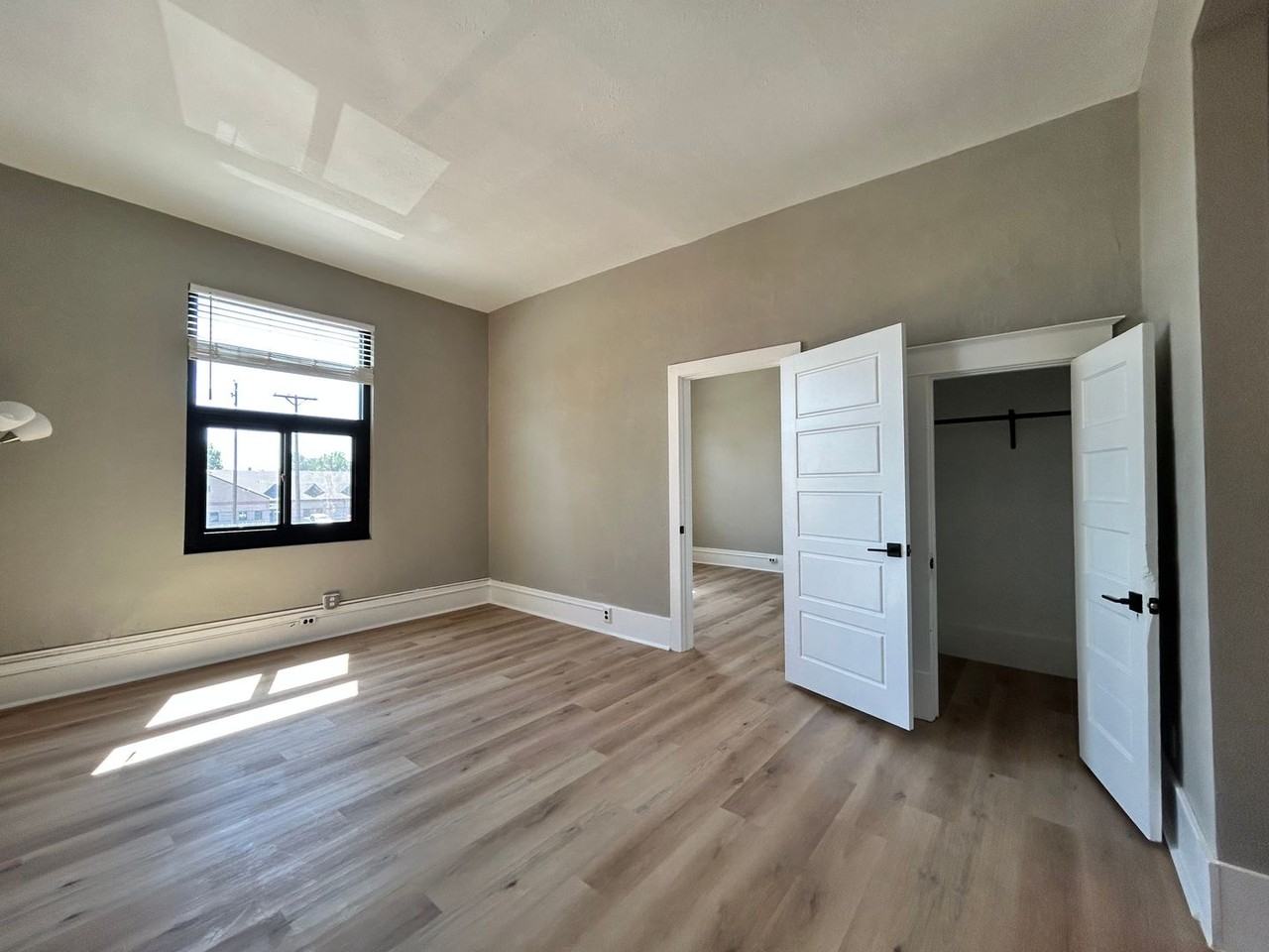 429 3rd St - Photo 5 of 25