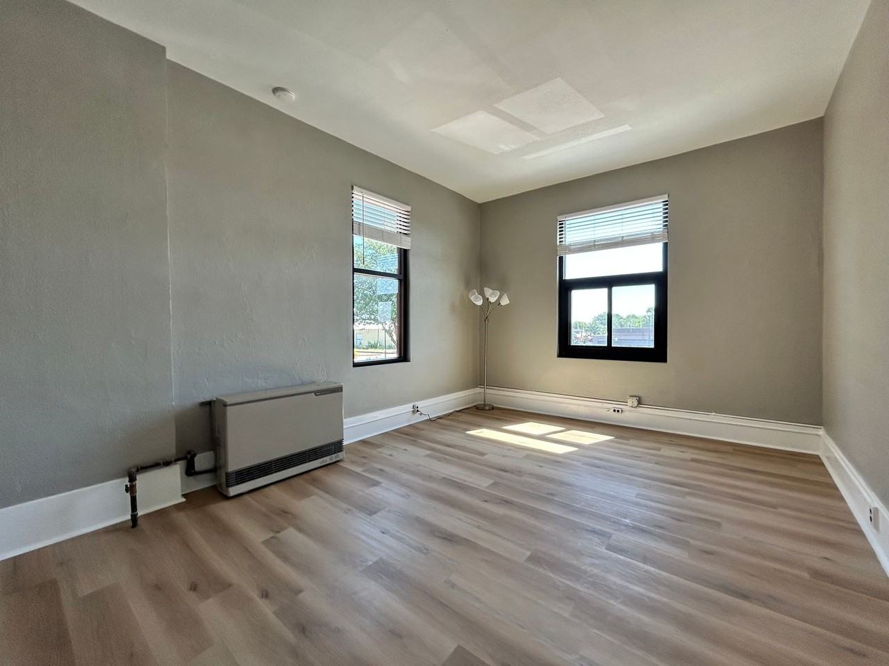 429 3rd St - Photo 6 of 25