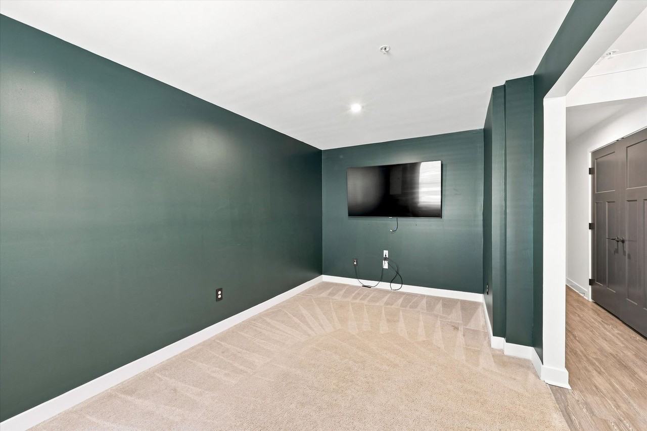 523 E Union St - Photo 2 of 29