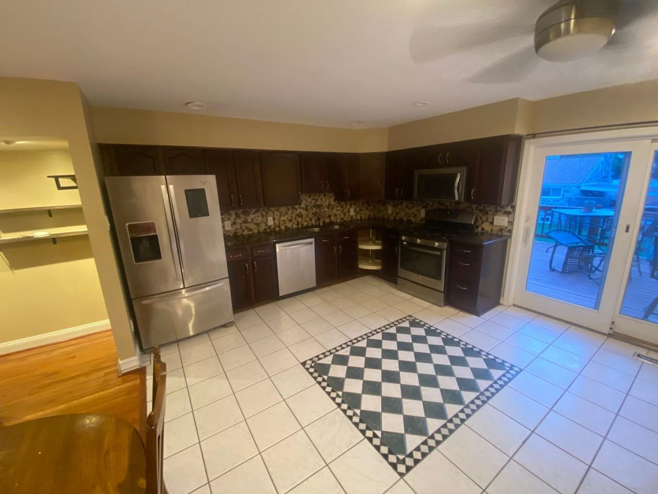 377 E Madison Ave - Photo 2 of 19