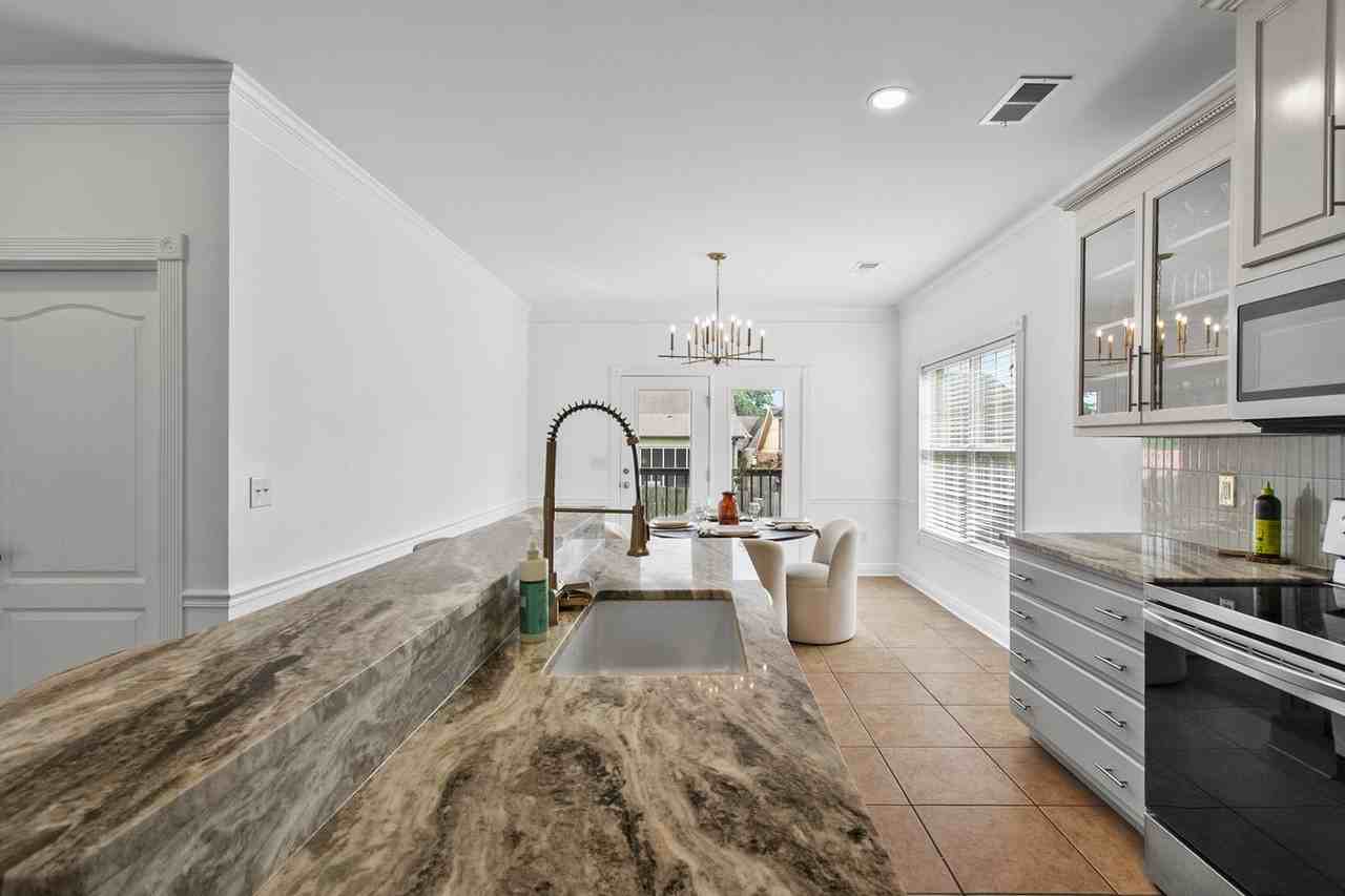 6337 Bryant Cir - Photo 4 of 29
