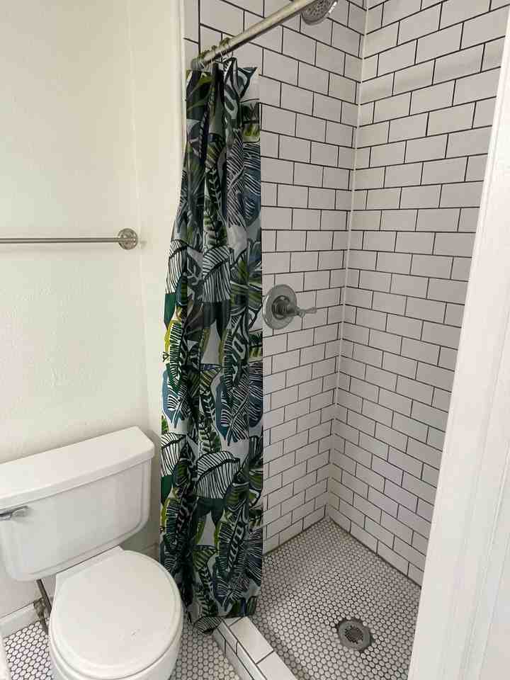 730 W Collins St - Photo 5 of 15