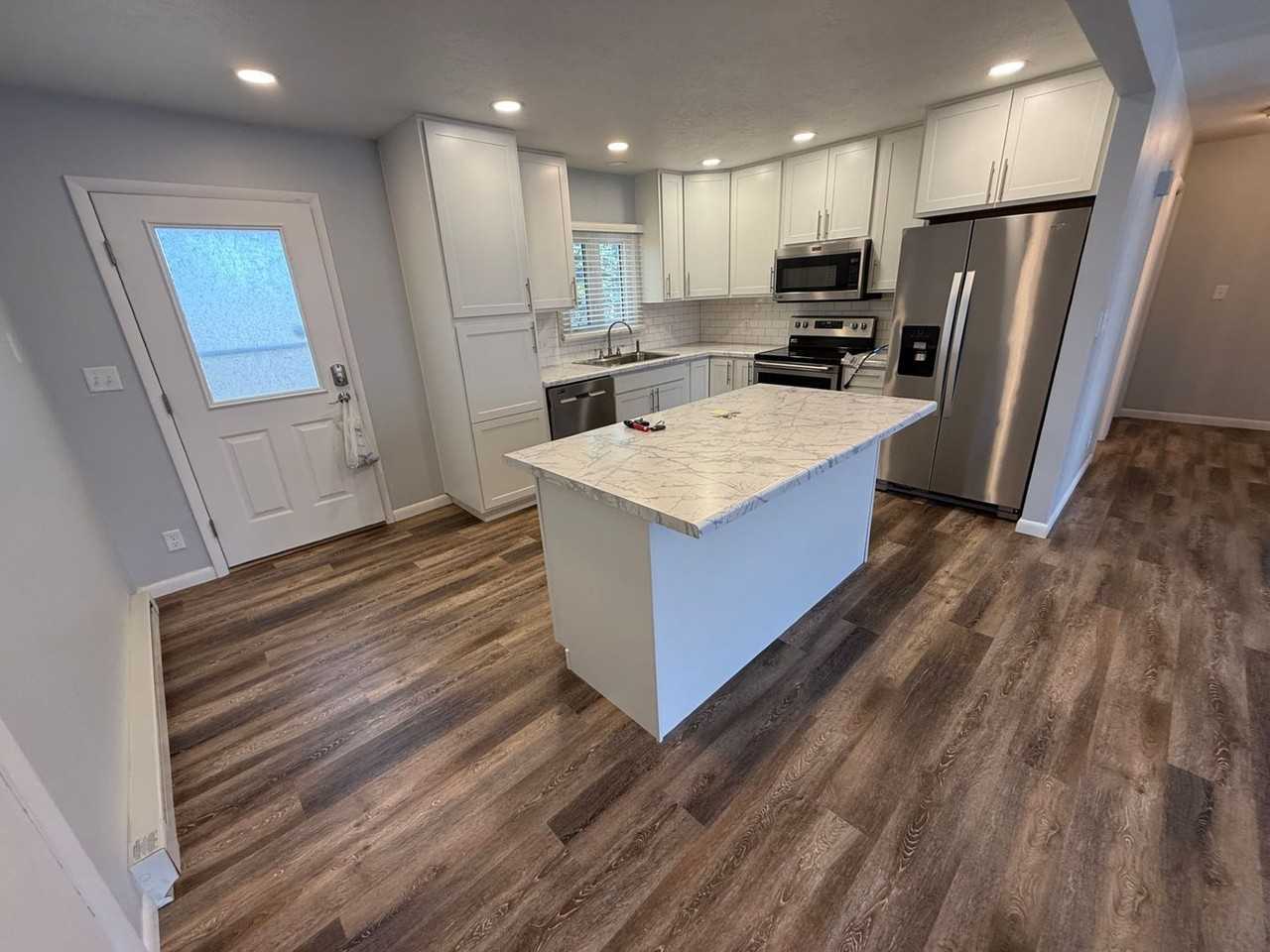 365 Bellvue Ave - Photo 5 of 50