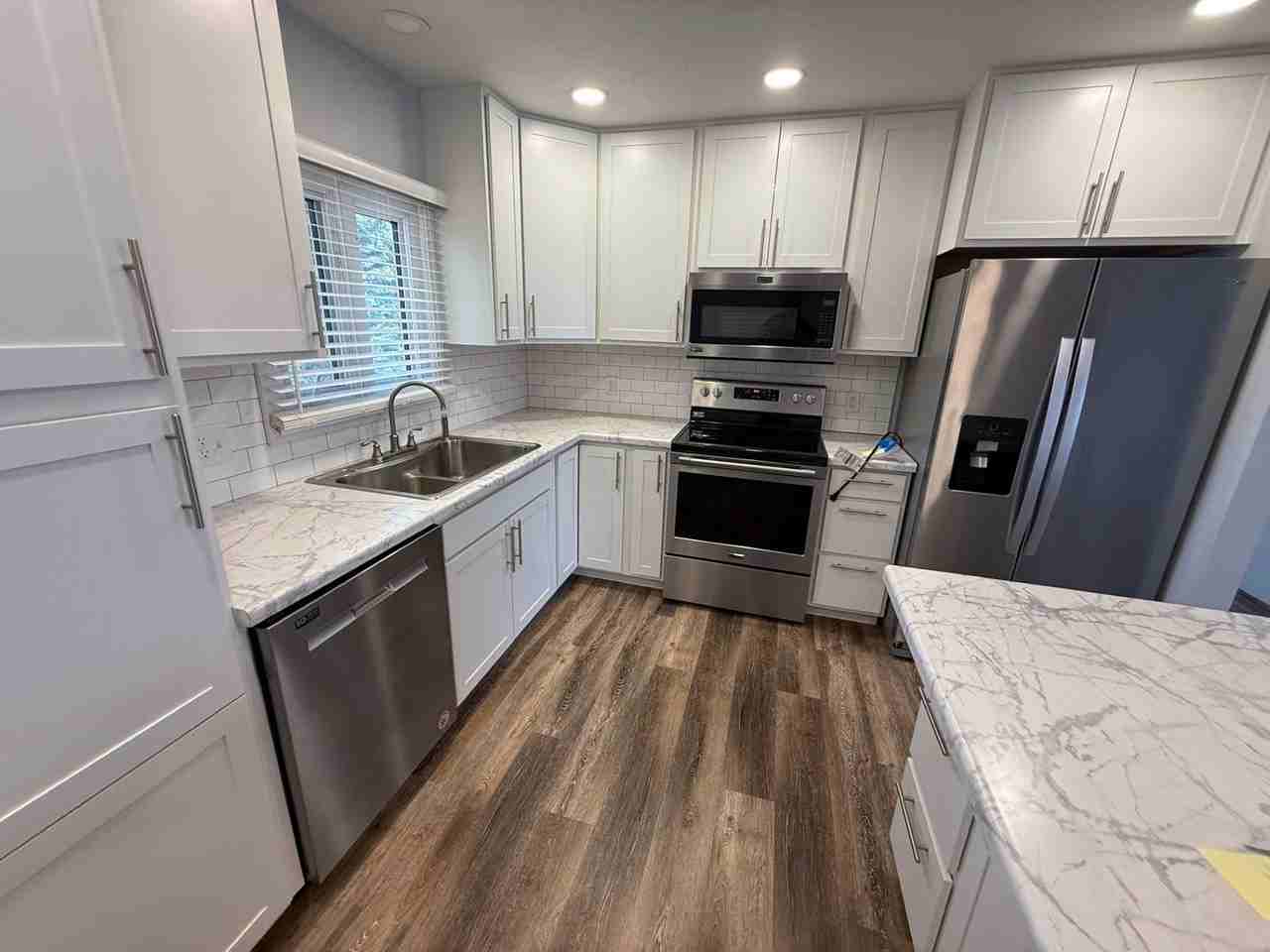 365 Bellvue Ave - Photo 6 of 50