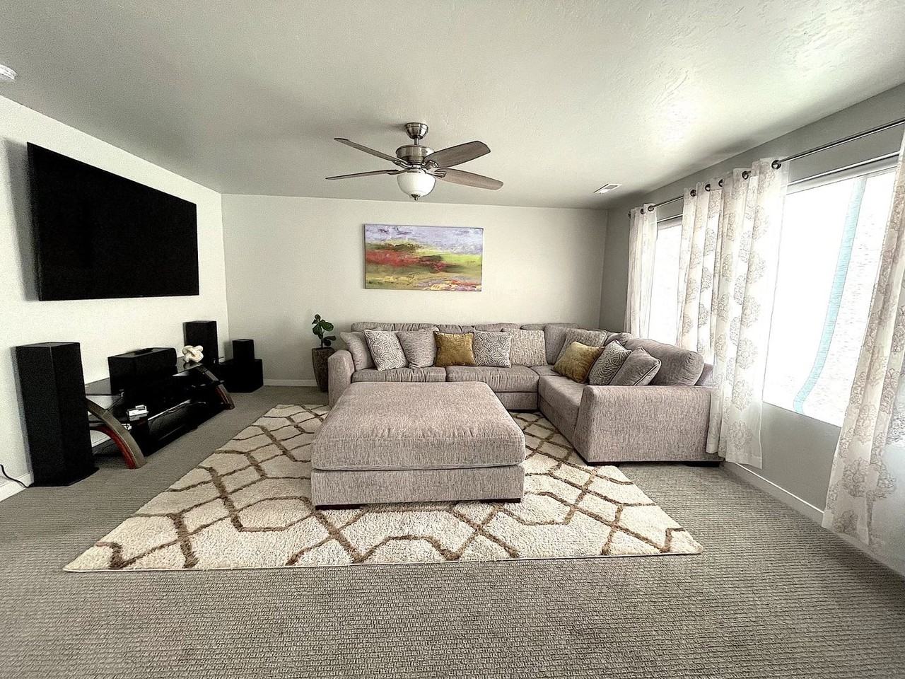 944 S Wavetrain Ave - Photo 2 of 11