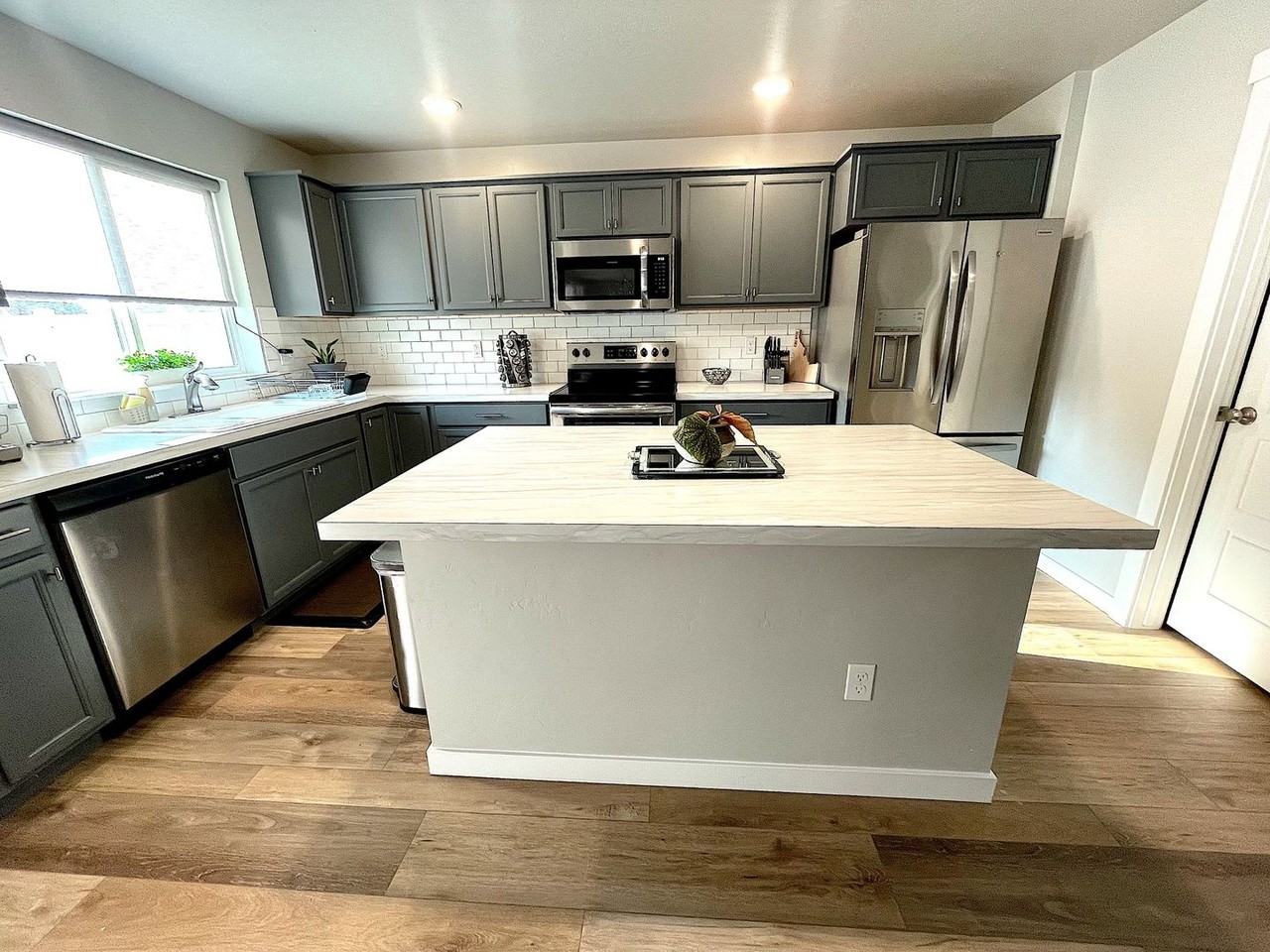 944 S Wavetrain Ave - Photo 6 of 11
