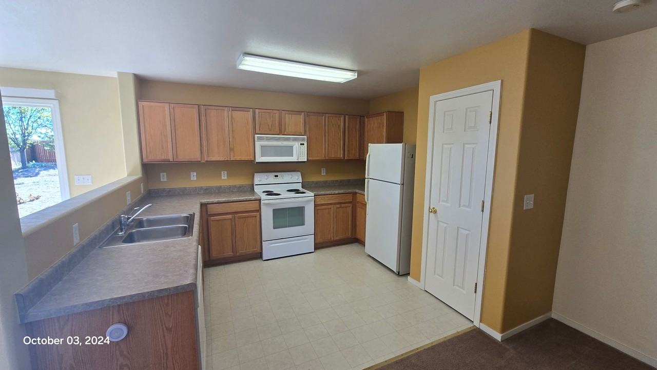 8778 8778 Sunset Breeze Drive - Lease Up - Photo 4 of 28