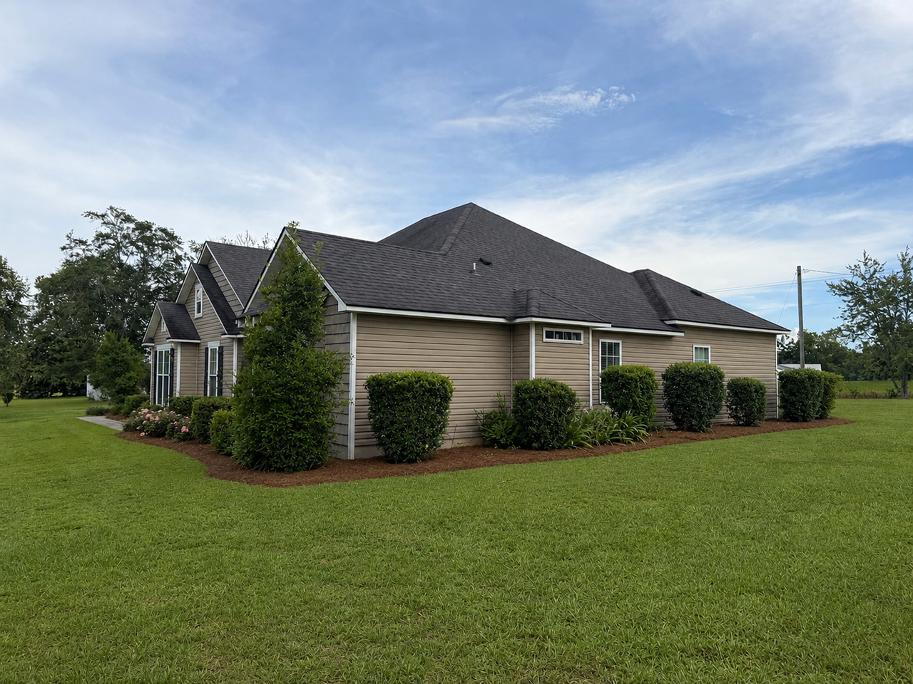 1045 Studstill Rd - Photo 2 of 23
