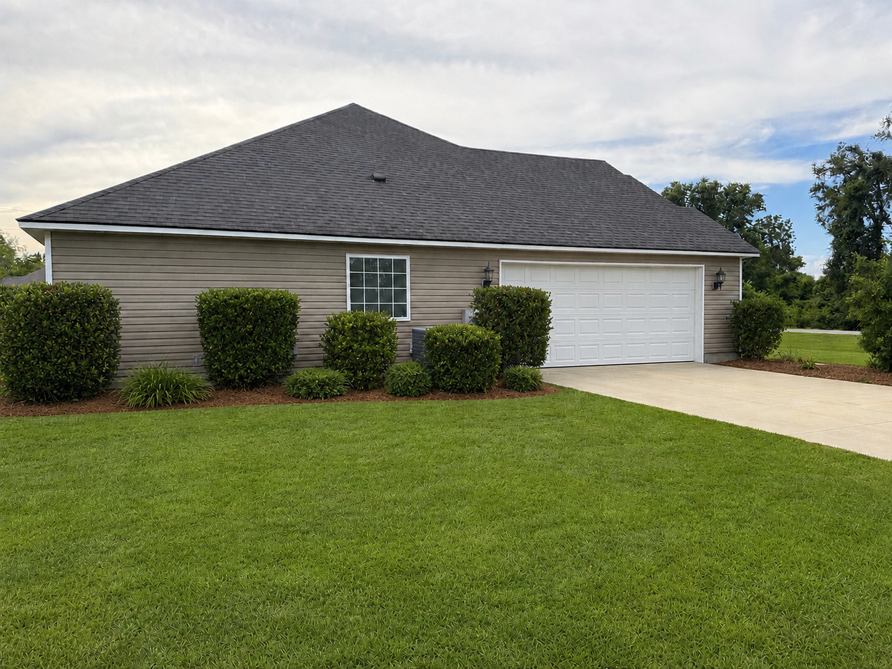 1045 Studstill Rd - Photo 3 of 23