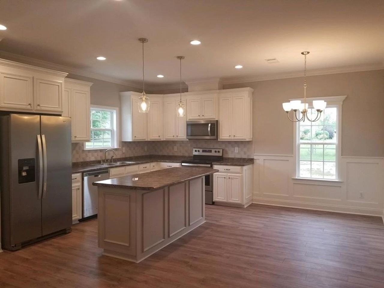 1045 Studstill Rd - Photo 4 of 23