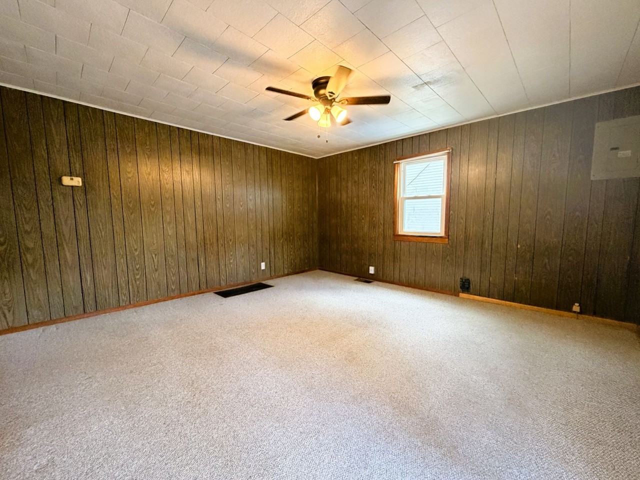 102 Church St - Photo 6 of 37