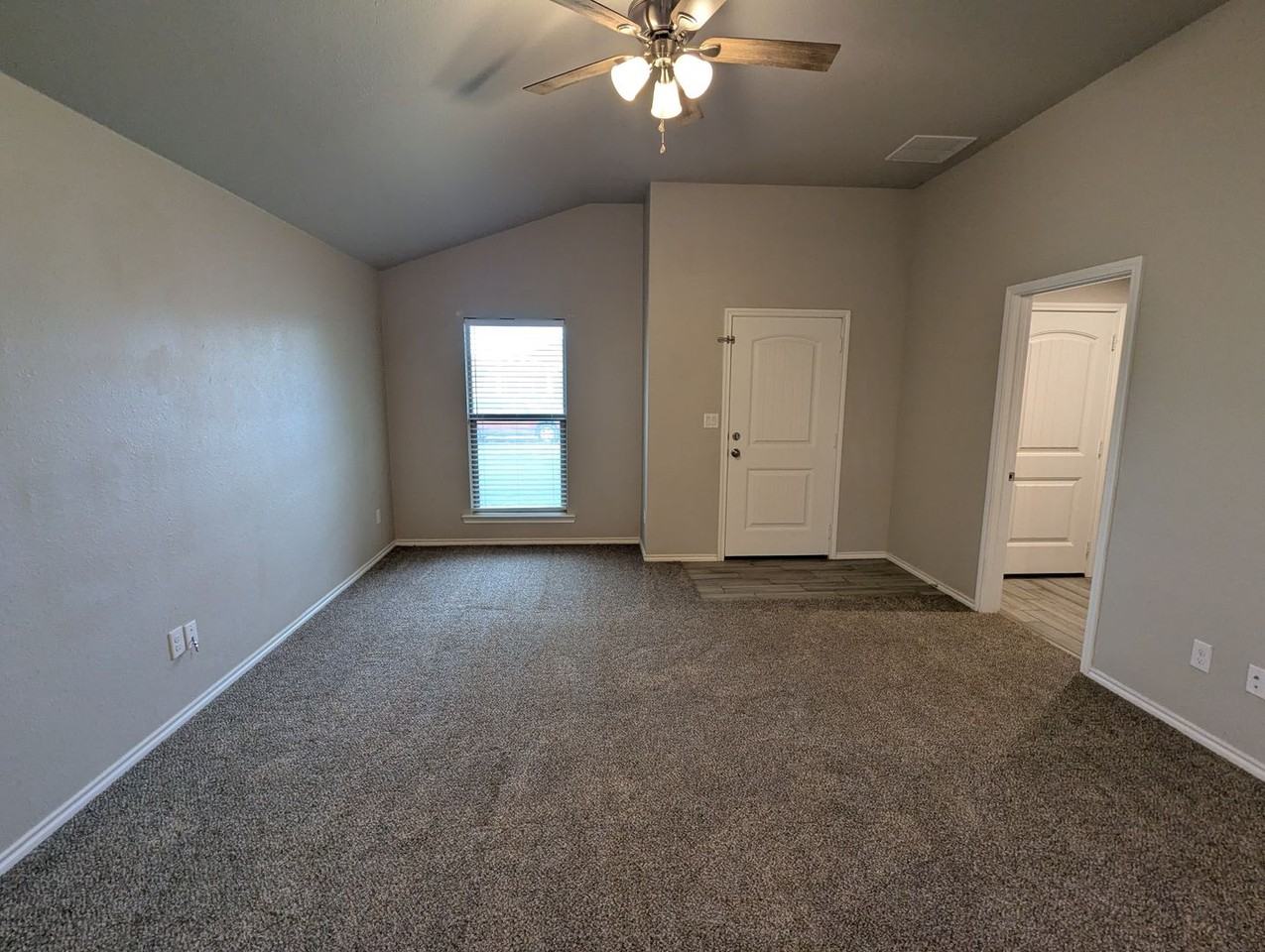 13311 Avenue V - Photo 3 of 23