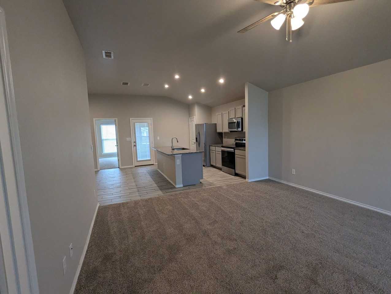 13311 Avenue V - Photo 4 of 23