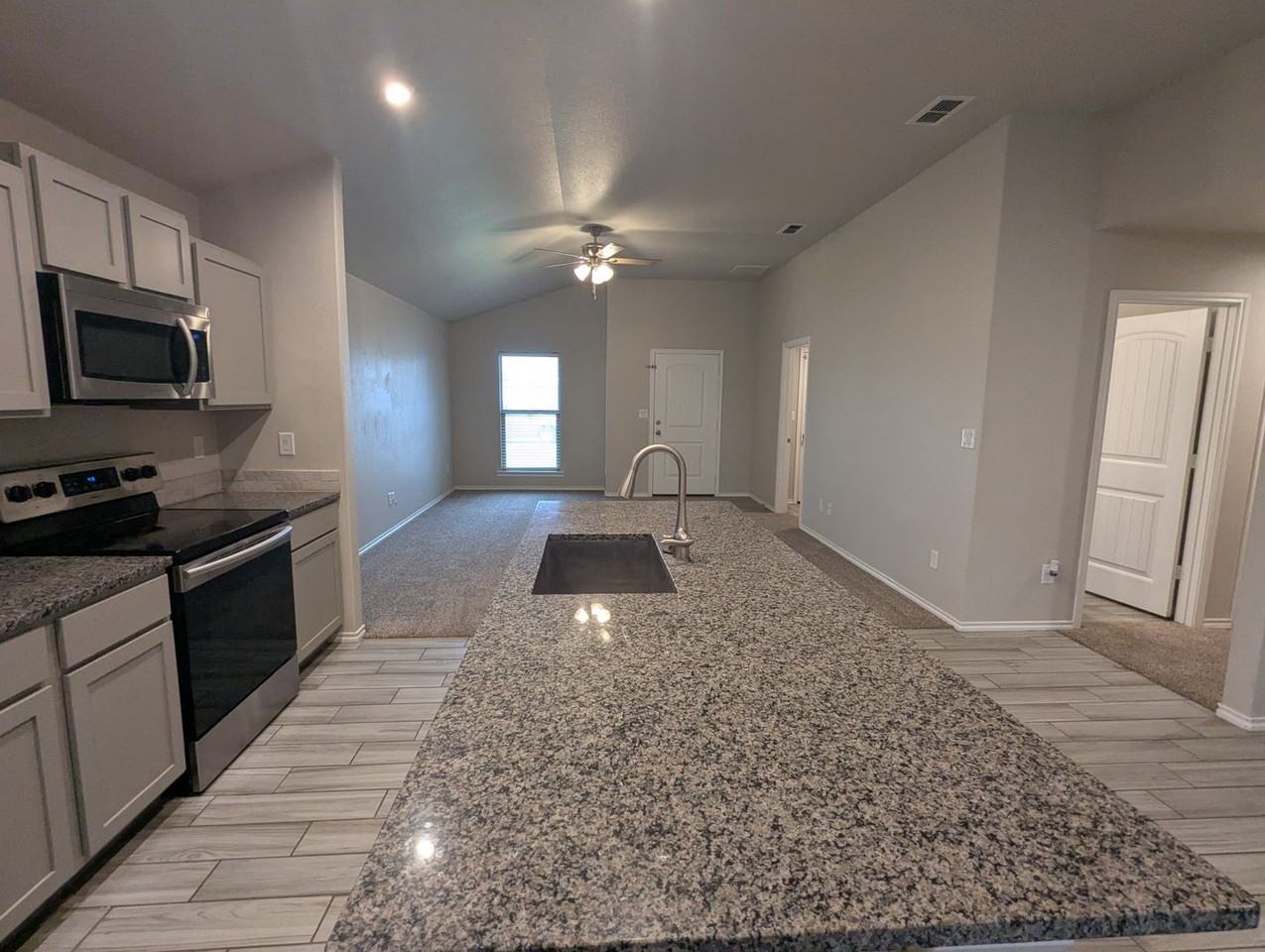 13311 Avenue V - Photo 7 of 23