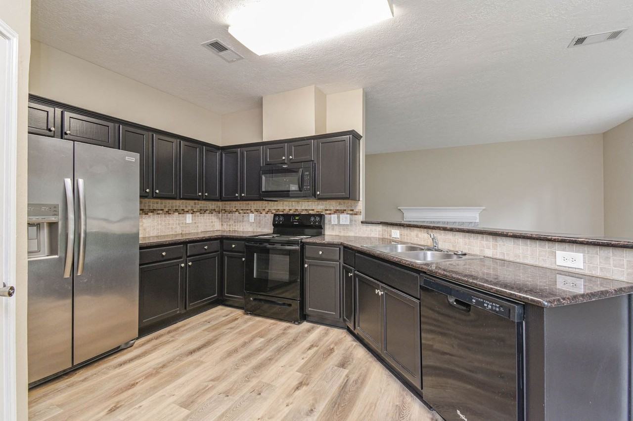 9523 Tallow Tree Dr - Photo 2 of 24
