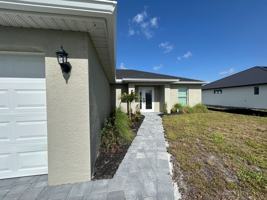 featured image of 2408 Ne 6th Ave